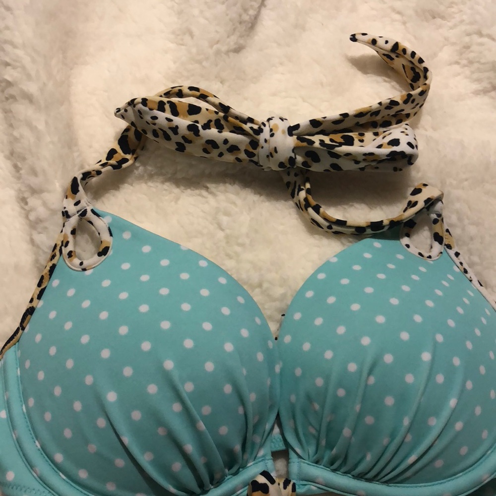 Victoria’s Secret bikini 👙 - Picture 3 of 4